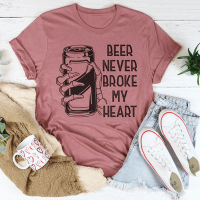 Camiseta de calavera "La cerveza nunca me rompió el corazón"