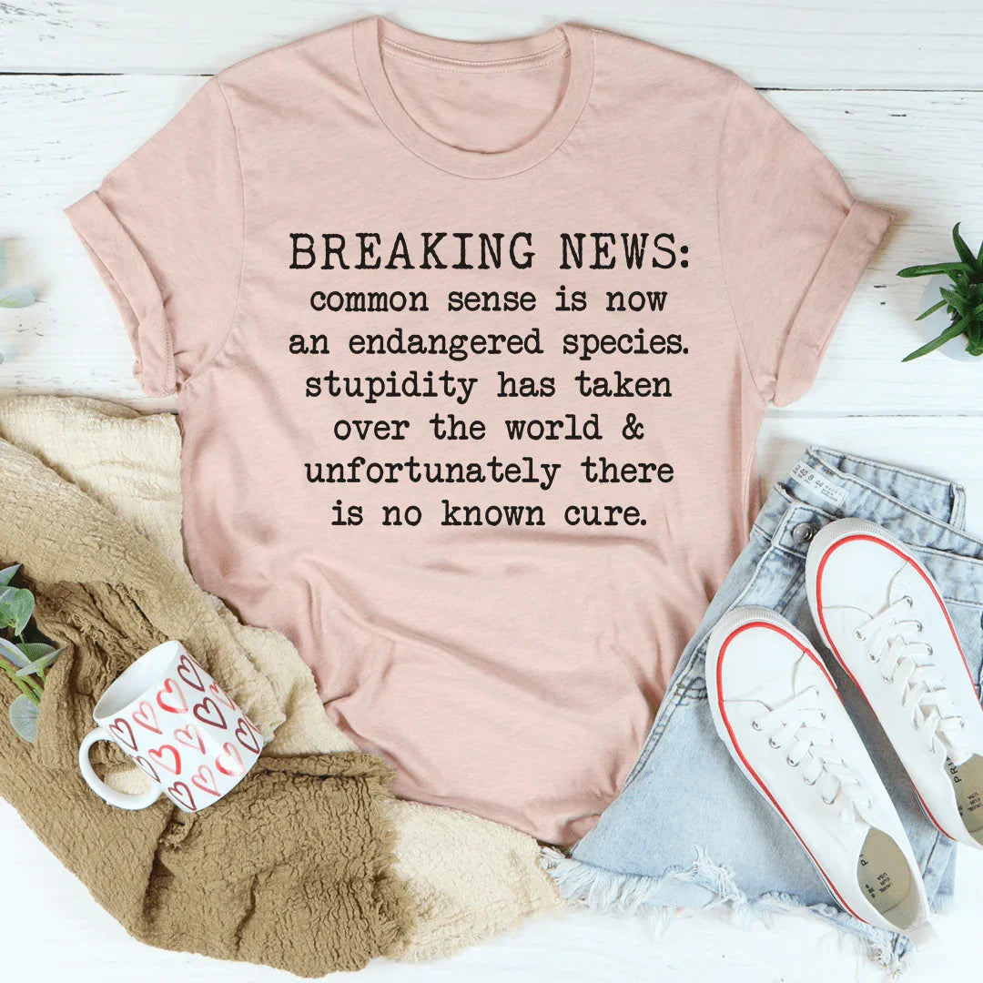 Camiseta de noticias de última hora
