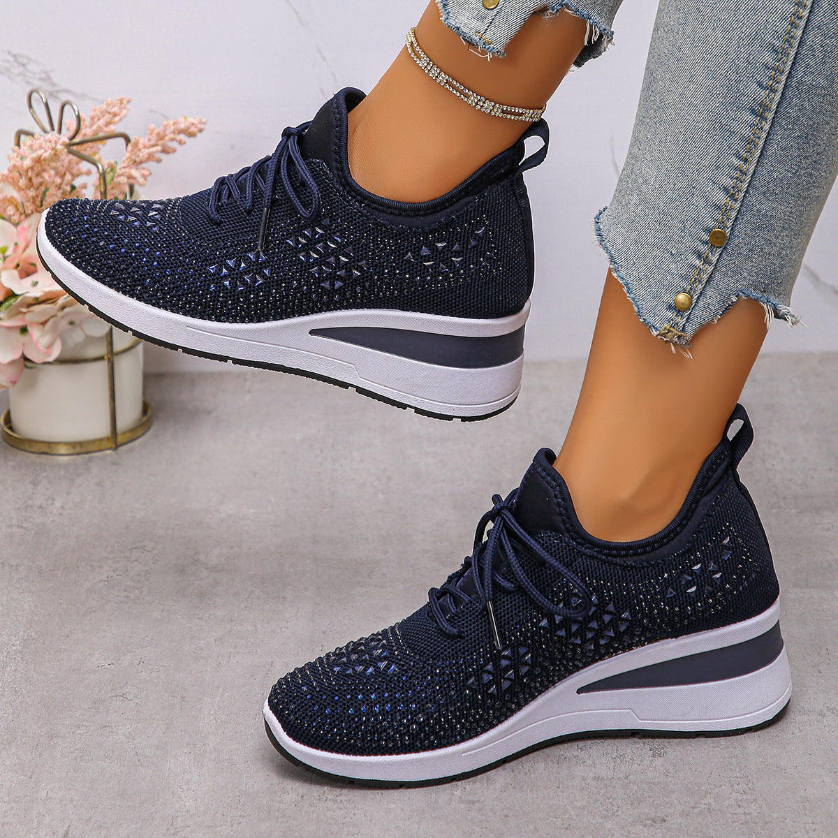 Zapatillas de cuña con cordones y strass para mujeres