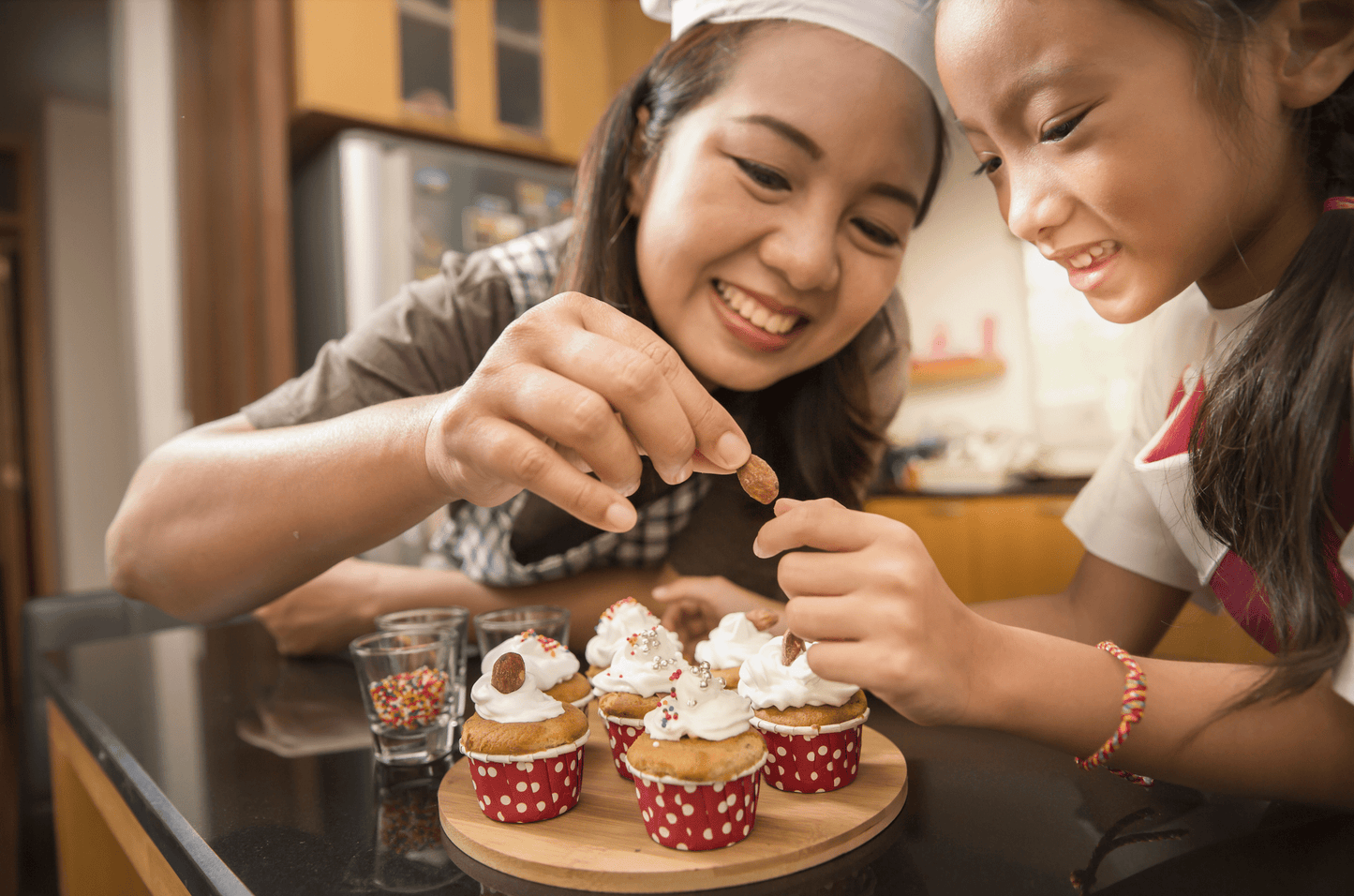 Organic Whole Almonds – Raw, Crunchy & Versatile | CLNF