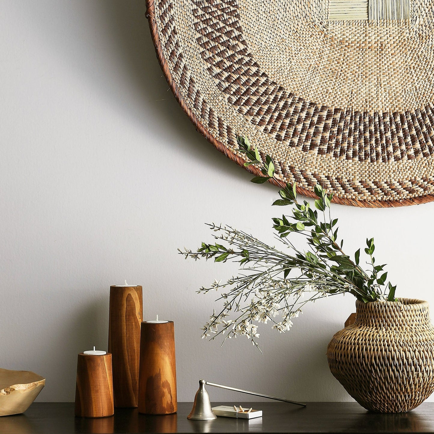 Support en bougie chauffe-plat en bois d'eucalyptus en forme de cylindre