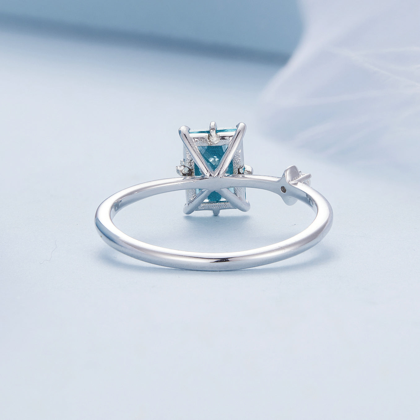 Bague de fiançailles élégante en argent sterling 925 avec CZ et verre pour femmes