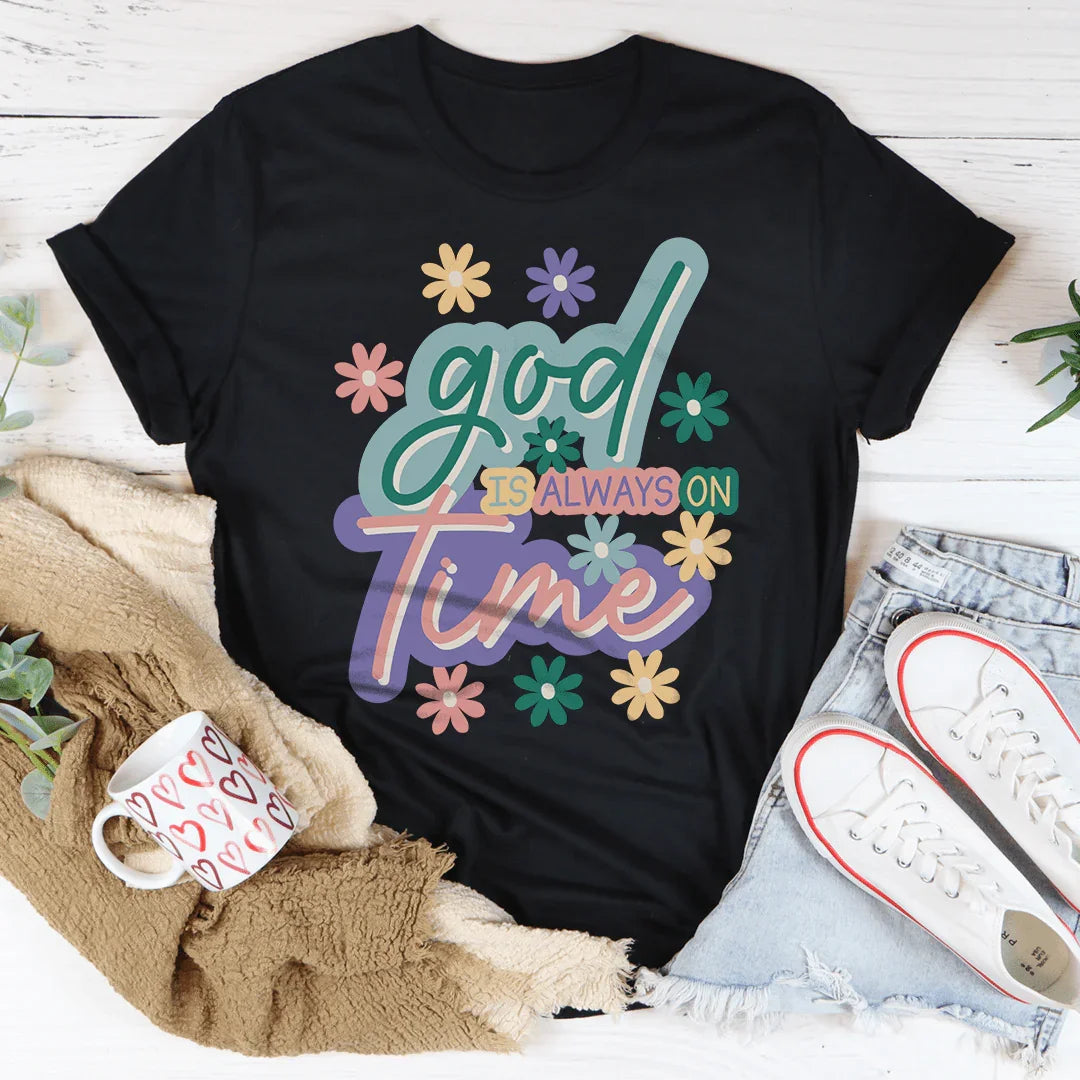 La camiseta Dios Siempre Está a Tiempo