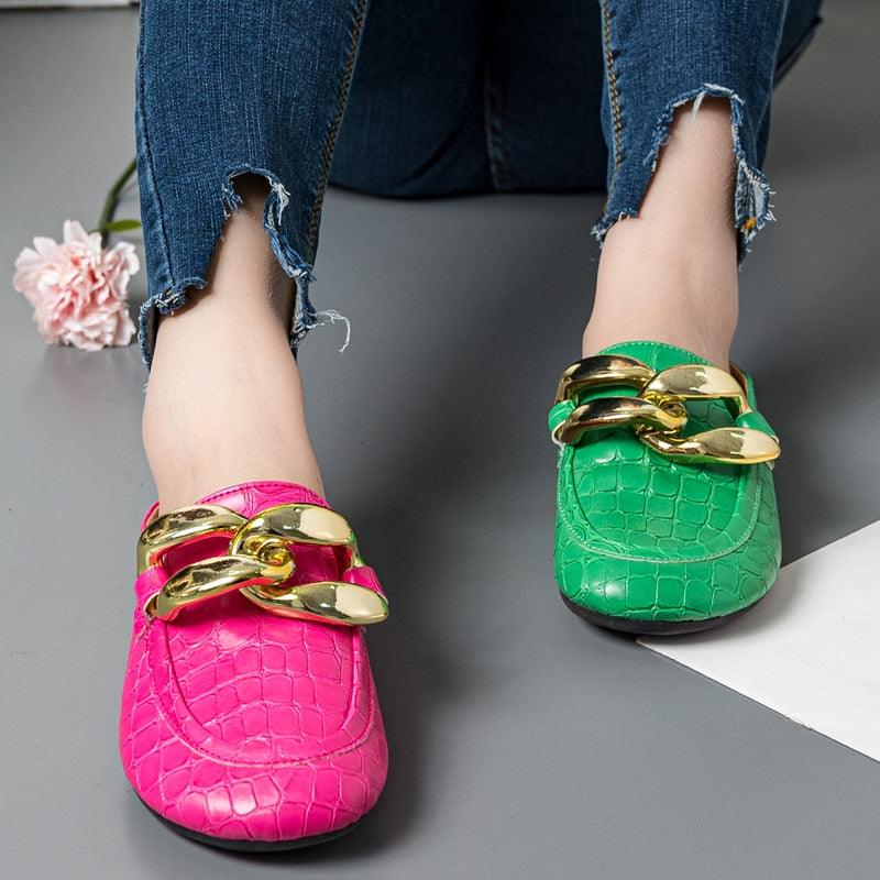Elegant Gold Chain Closed Toe Mules for Women - Comfortable Slip-On Slippers - Korvel