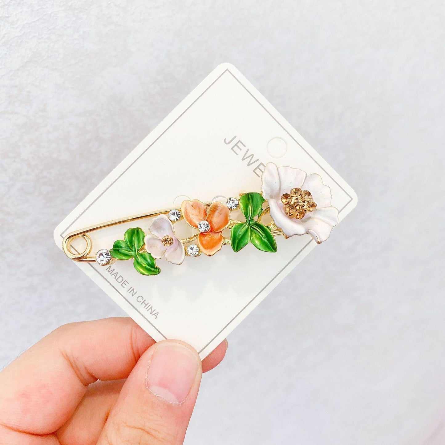 Elegant Flower Brooch with Crystal Accents for Women
