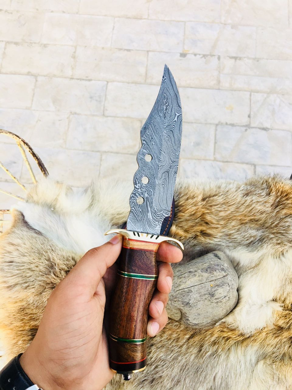 Artisan Crafted Hunting Knife with Elegant Walnut Handle - Korvel