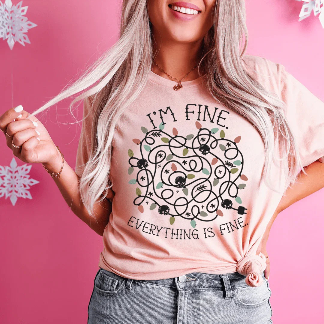 Camiseta con luces navideñas "Estoy bien, todo está bien"