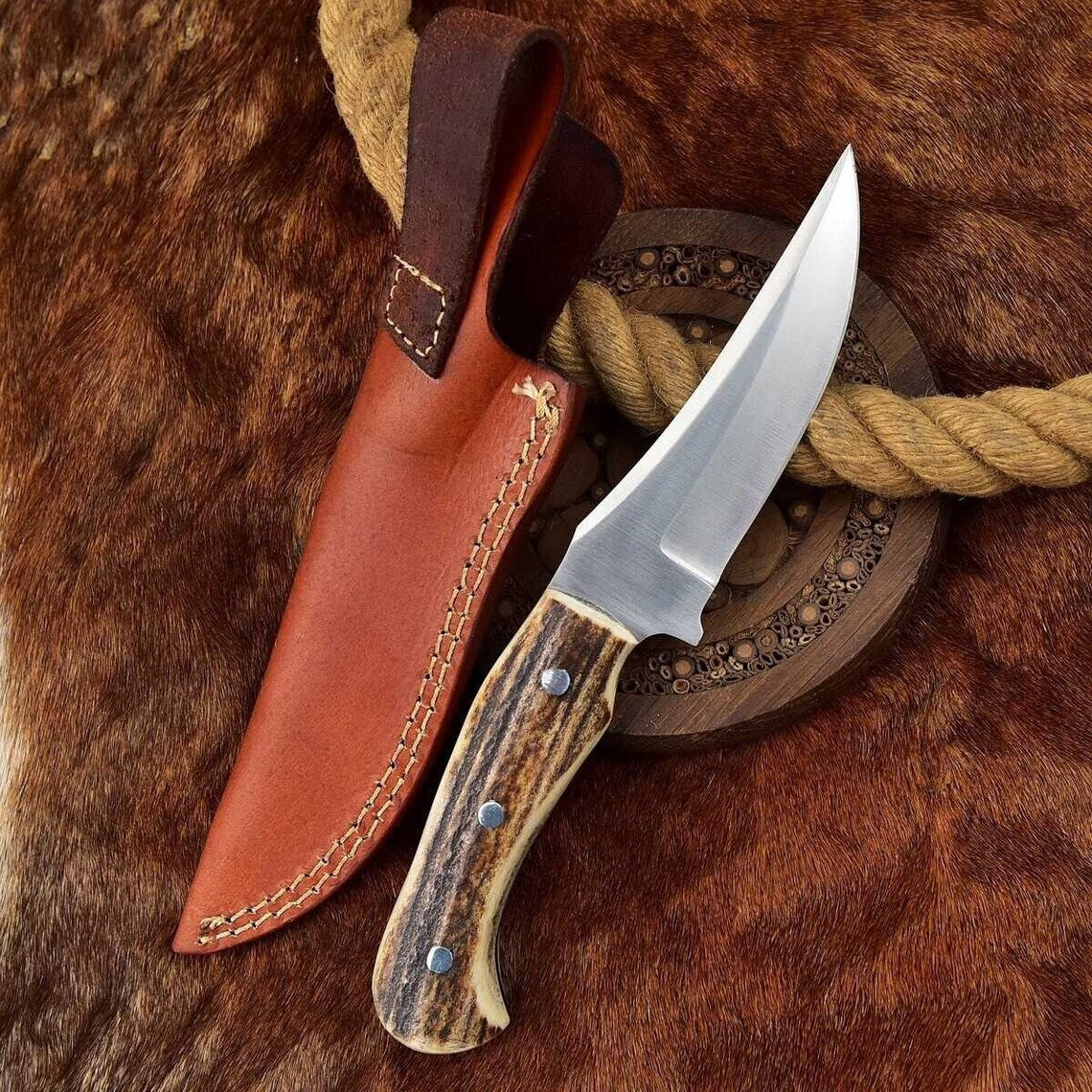 Premium Custom Deer Skinning Knife with Authentic Antler Handle - Korvel