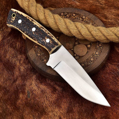 Premium Custom Skinning Knife with Elegant Leather Sheath - Korvel