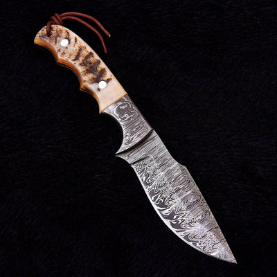 Premium Custom Damascus Skinning Knife with Elegant Sheep Horn Handle - 9-Inch - Korvel