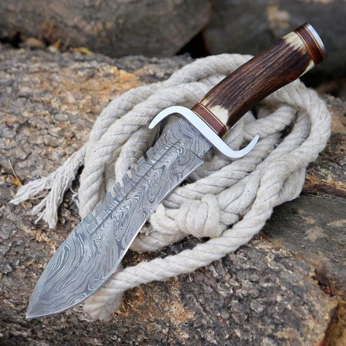 Exquisite 12" Damascus Steel Bowie Knife with Stag Horn Handle & Leather Sheath - Korvel