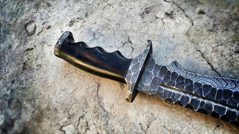 Premium Damascus Steel Bowie Knife for Outdoor Adventures - Korvel