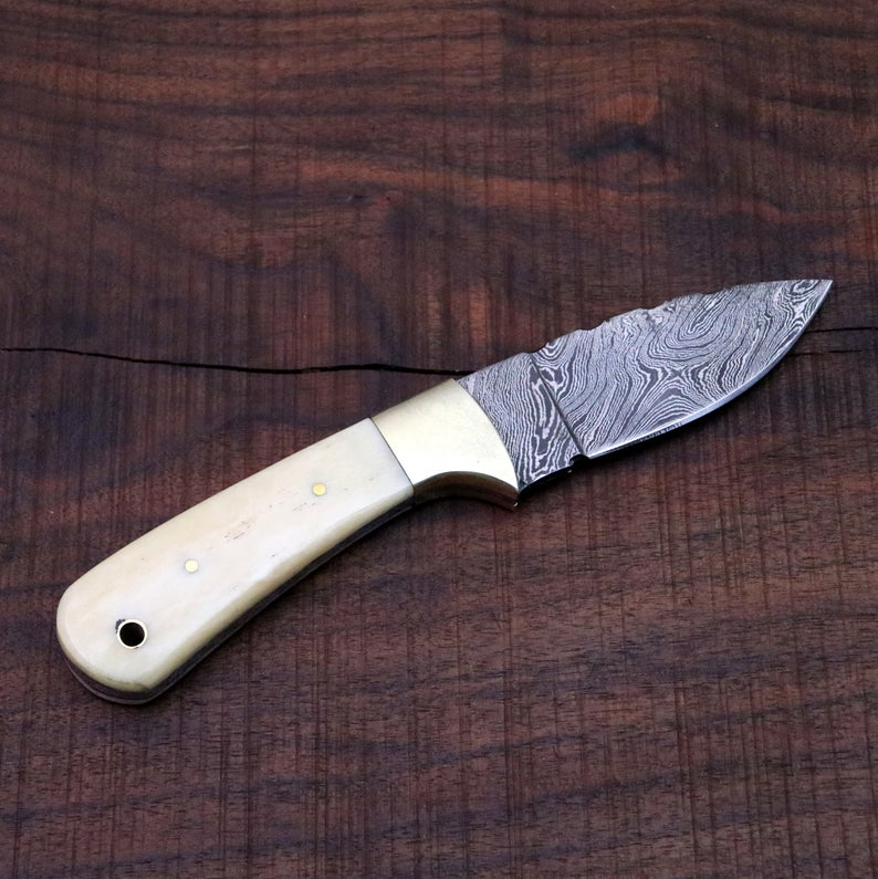 EXQUISITE HANDCRAFTED DAMASCUS STEEL SKINNING KNIFE - Korvel