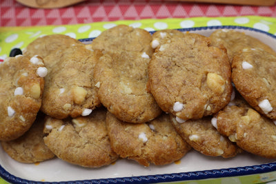 Galletas Premium Sin Gluten con Chips de Chocolate Blanco - Veganas y Amigables con Alérgenos