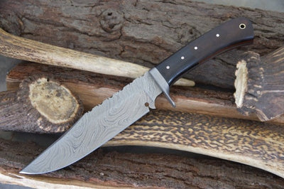 Artisan Crafted Damascus Steel Hunting Knife - Korvel
