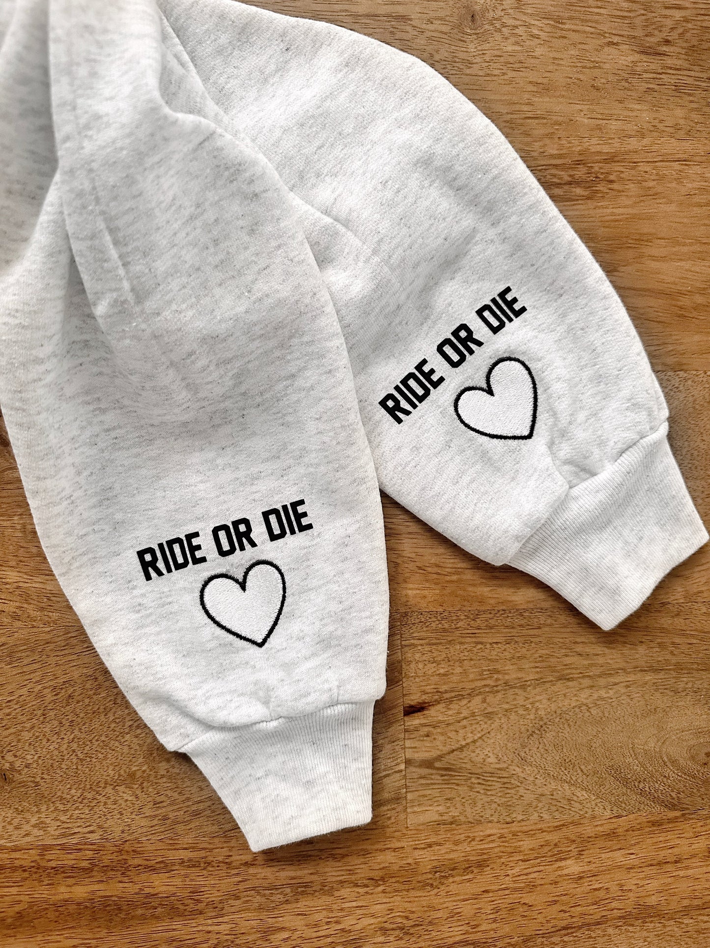 SUDADERA BORDADA LOVE U MORE PARA ADULTOS