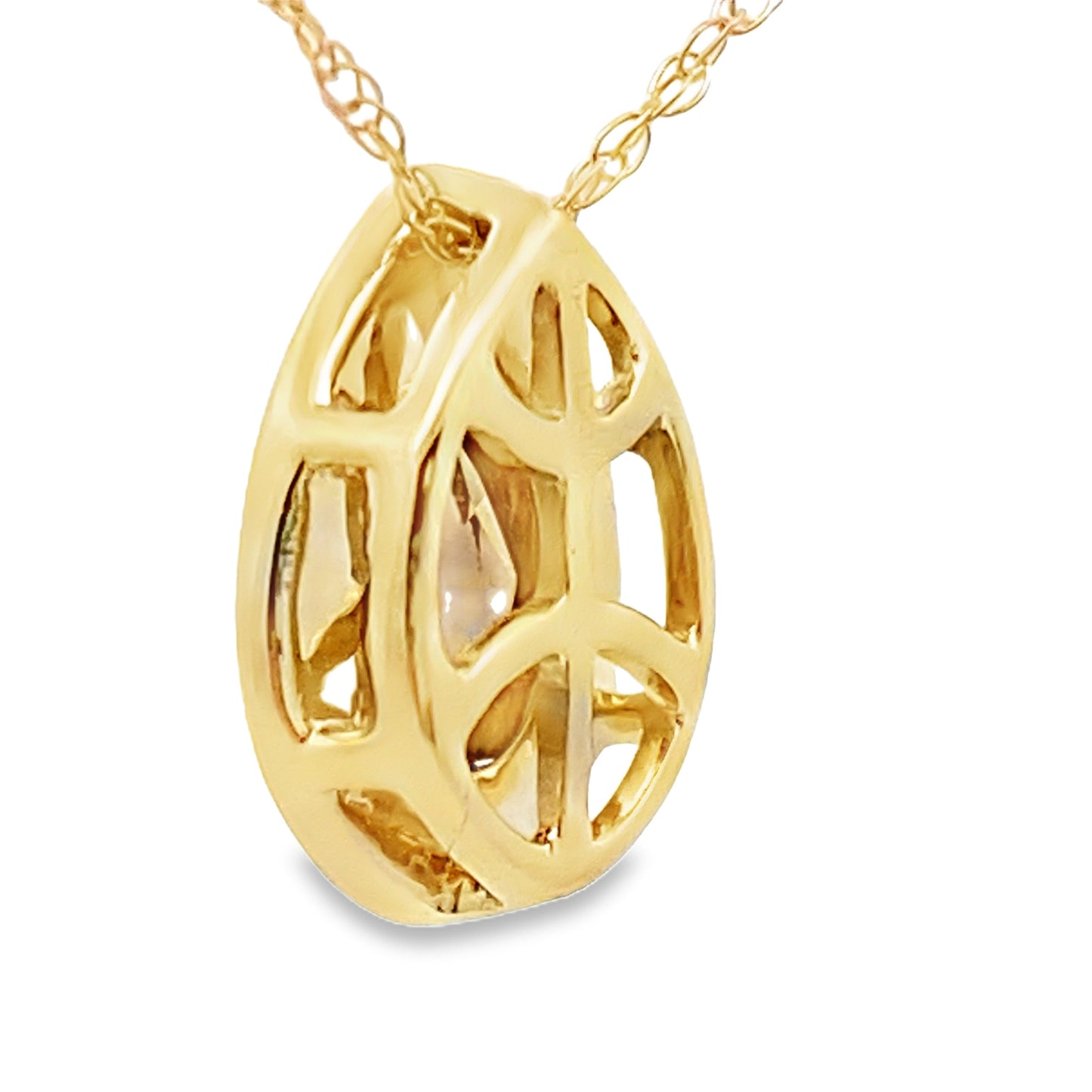 .39ct Quartz and Diamond Pendant in 10KT Yellow Gold