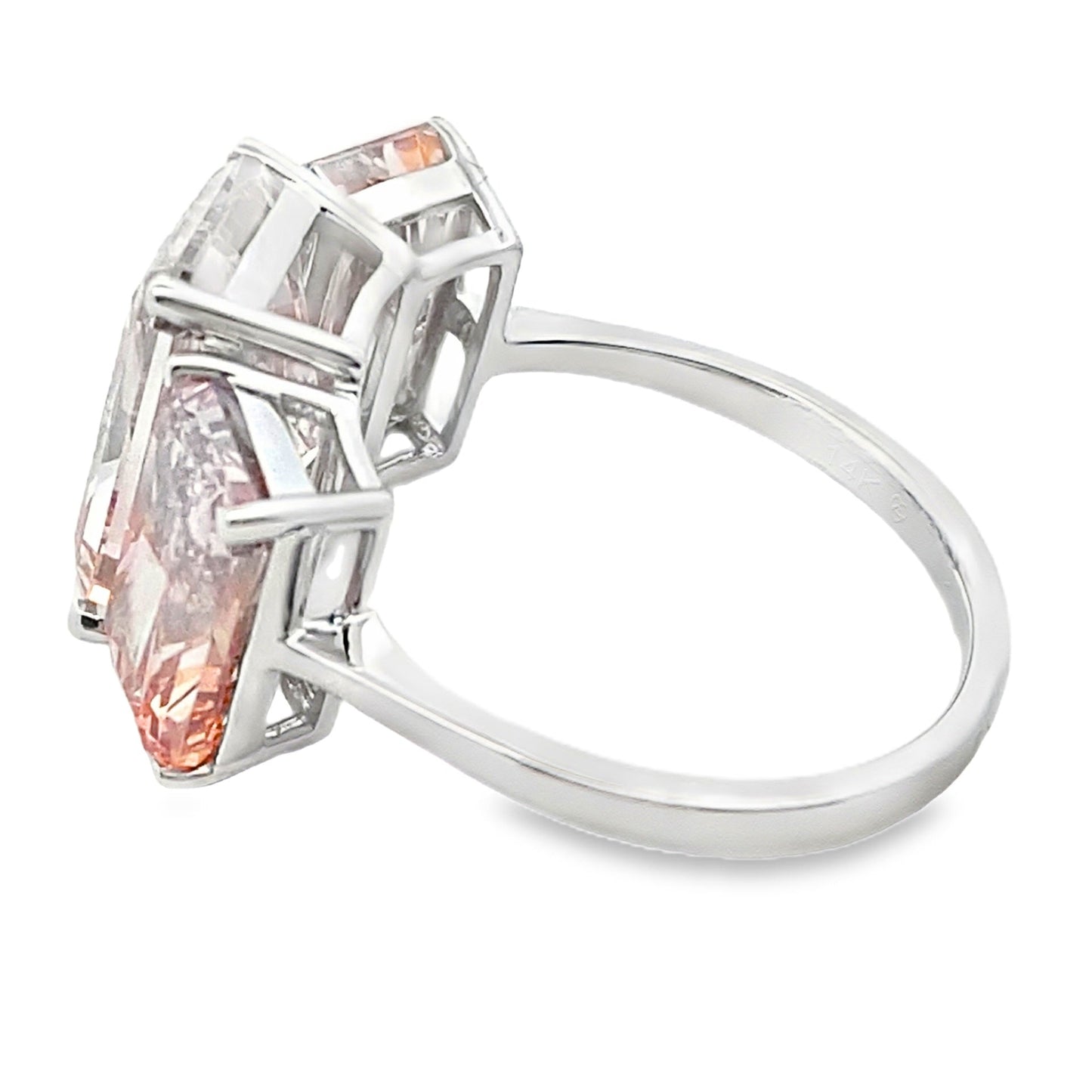 Anillo de 3 piedras con diamante cultivado en laboratorio de 10.00 quilates en oro blanco de 14KT
