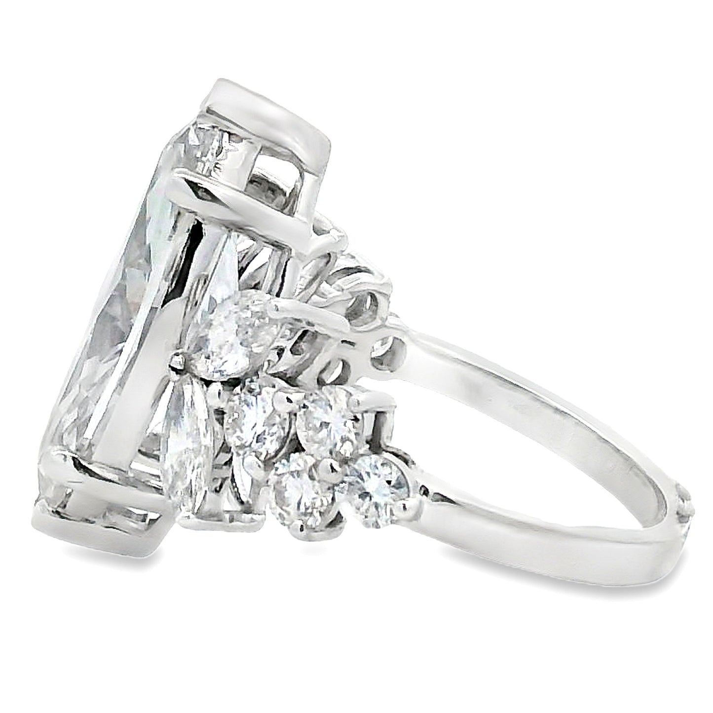 Anillo de Compromiso de Diamante Creado en Laboratorio de 7.08ct en Oro Blanco de 14KT