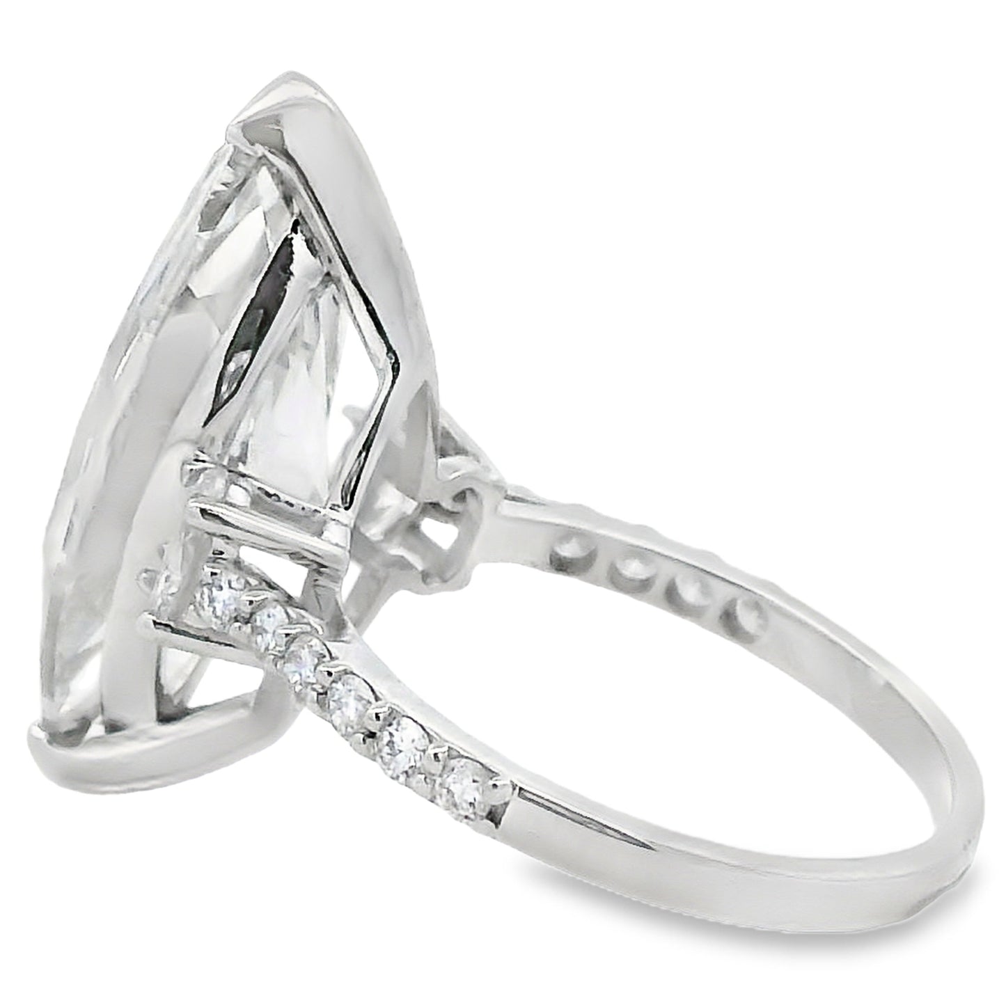 Anillo de Compromiso de Diamante Creado en Laboratorio de 9.85ct en Oro Blanco de 14KT