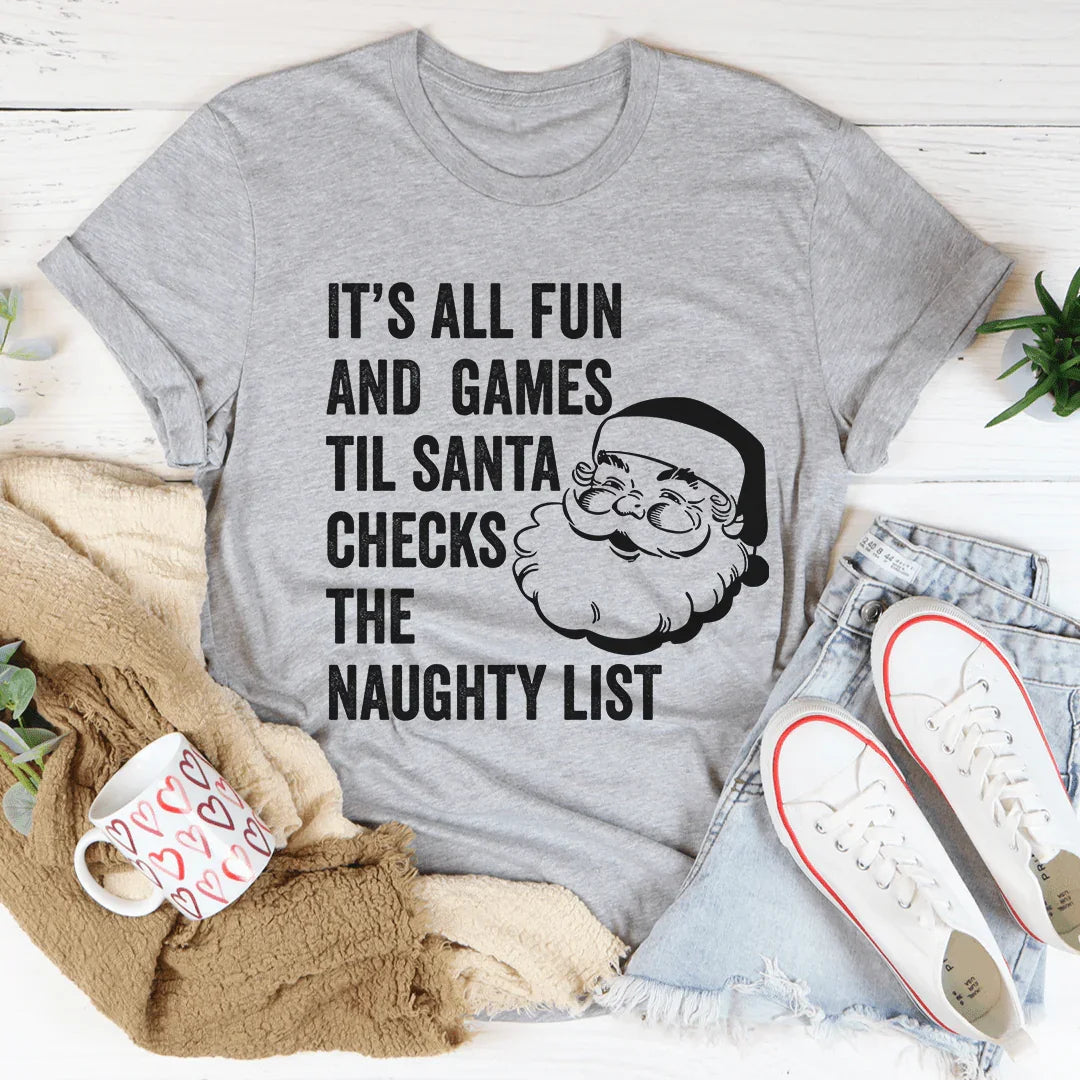 Todo es diversión y juegos hasta que Santa revise la lista de los niños traviesos.