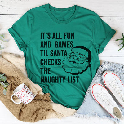 Todo es diversión y juegos hasta que Santa revise la lista de los niños traviesos.
