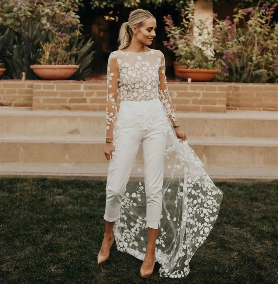 Mono de Boda Elegante para Novias Modernas