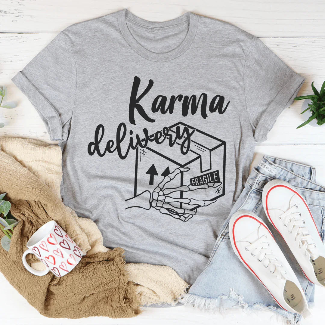 Camiseta con paquete de entrega de Karma