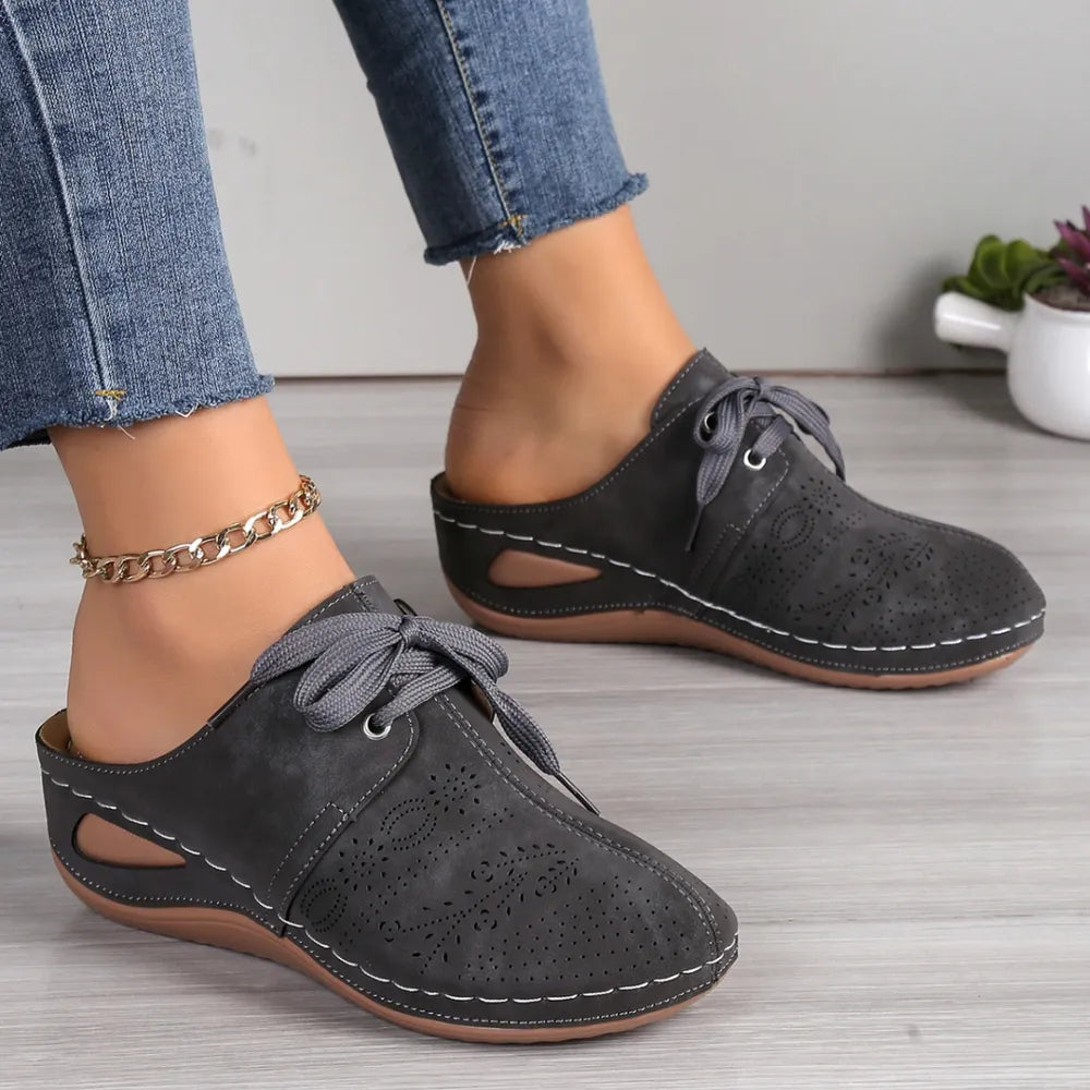 Sandales à talon compensé à lacets