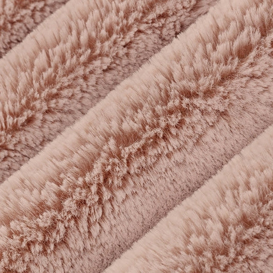 Tissu Luxe Cuddle Frosted Baby Seal en Cèdre par Yard