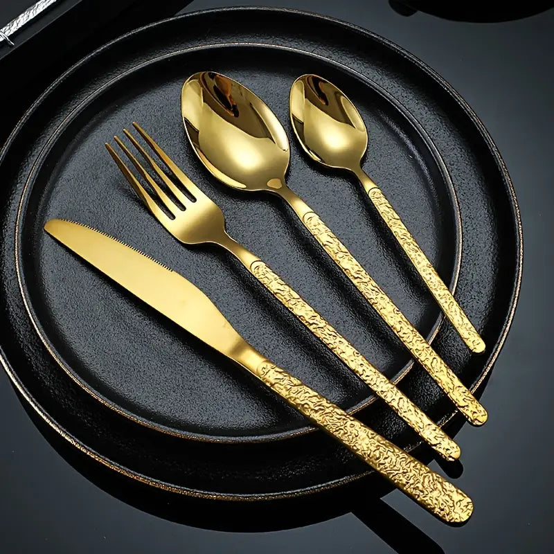 Ensemble de couverts en acier inoxydable 4 pièces pour un dîner élégant