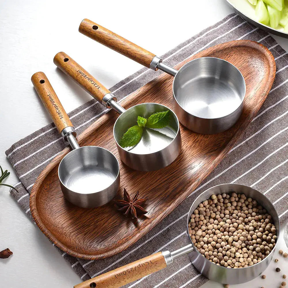 Juego de Tazas Medidoras de Acero Inoxidable con Mango de Madera