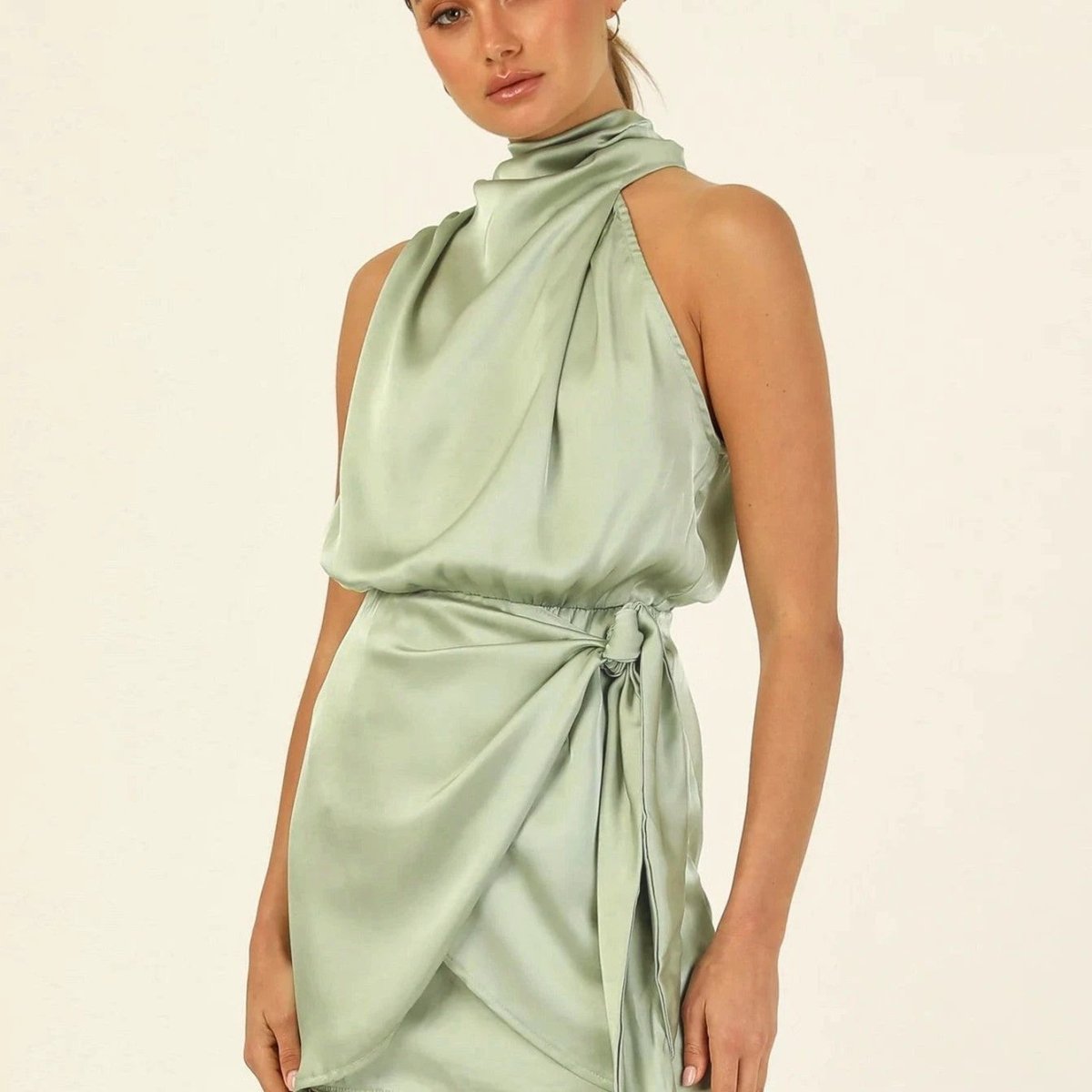 Robe Élégante à Col Halter pour Soirées