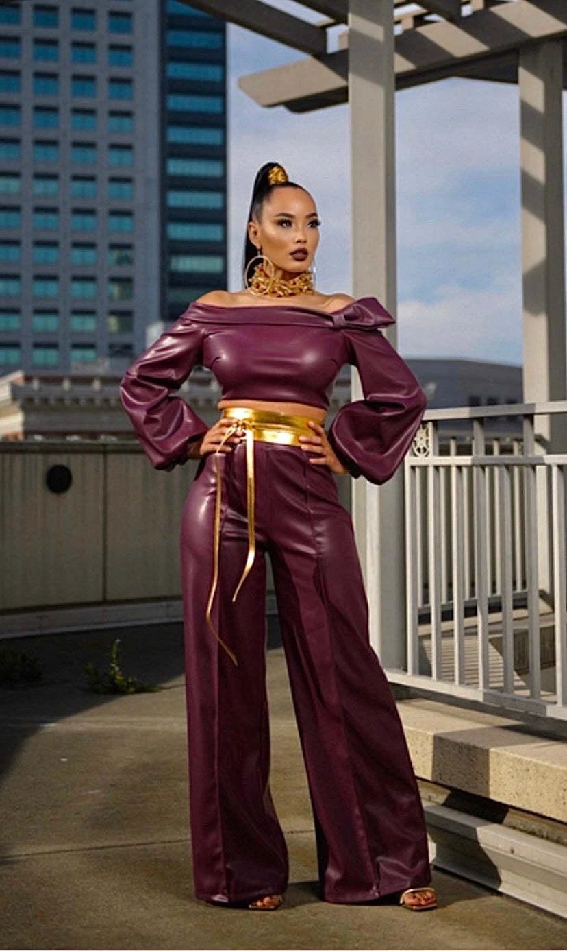 Traje de Cuero Trendy para Mujeres Glamourista - Estilo Chic y Confiado