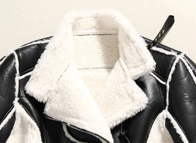Veste cropped en simili cuir
