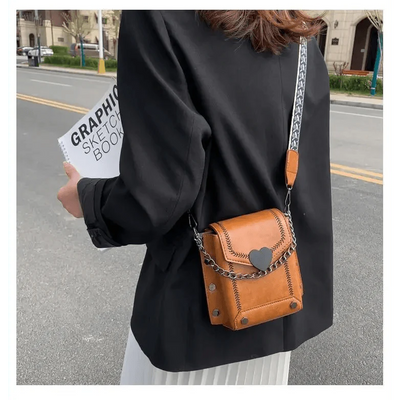 Elegant Heart-Shaped Shoulder Bag for Women