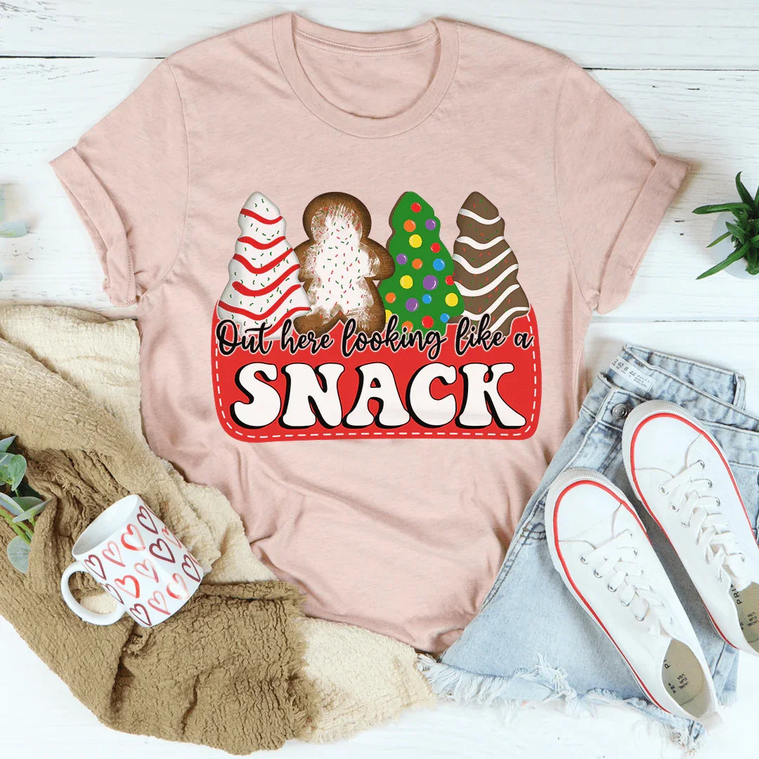 Camiseta navideña "Aquí afuera, luciendo como un bocadillo"