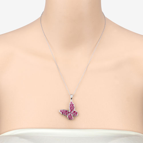 Colgante de mariposa de rubí genuino de 4.72 quilates en plata esterlina