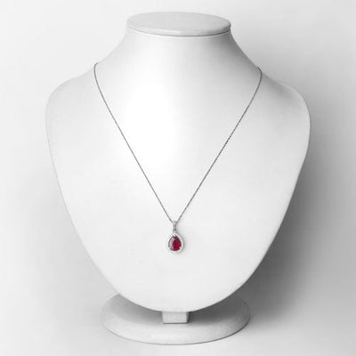 Colgante de Rubí Genuino de 1.61 Quilates y Diamantes Blancos en Oro Blanco de 14K