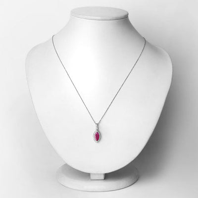 Colgante de Rubí Genuino de 1.60 Quilates y Diamantes Blancos en Oro Blanco de 14K