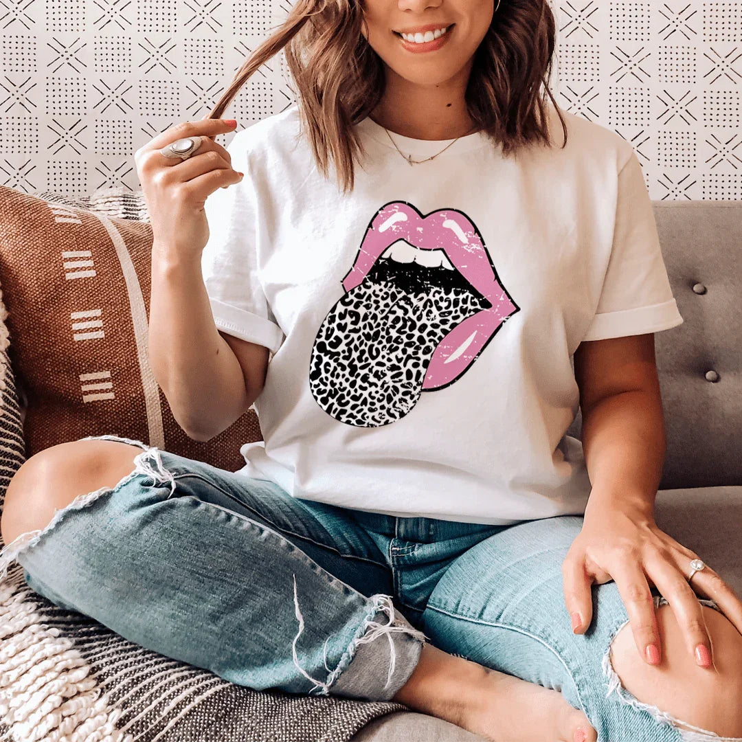 Camiseta de labios rosas
