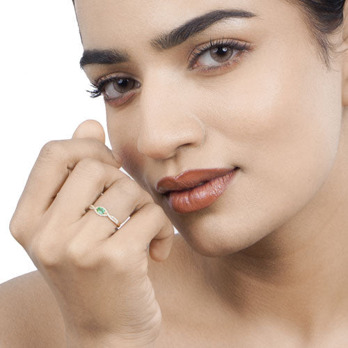 Bague de fiançailles en or jaune 14K avec émeraude zambienne de 0,32 carat et diamants