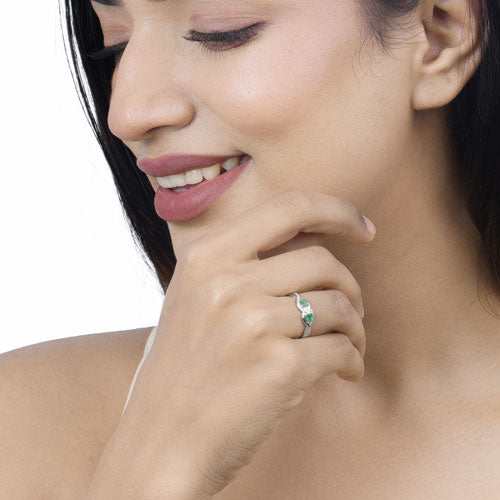Bague de fiançailles en or blanc 14K avec émeraude zambienne de 0,35 carat et diamants