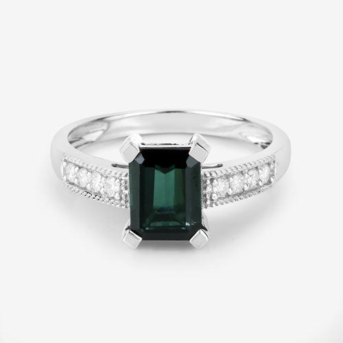 Anillo de 1.91 quilates de turmalina verde y diamante en oro blanco de 14 quilates