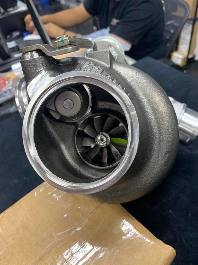 Turboalimentador Inverso Garrett G25-660 con Conexión V-Band