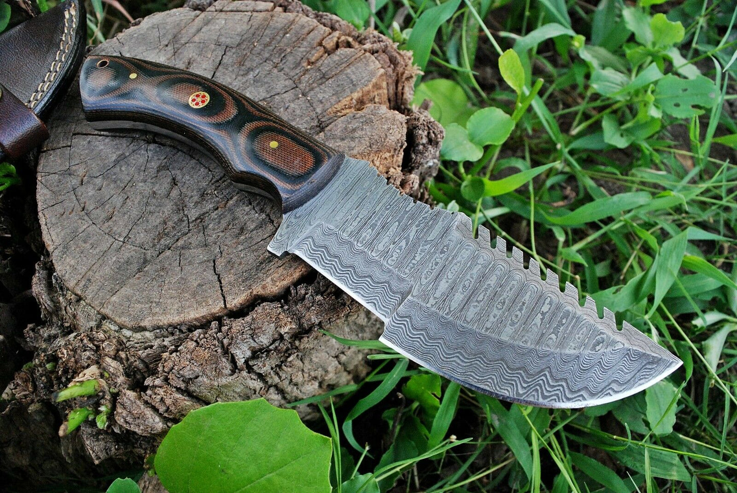 Survivor's Blade from The Hunted – 10" Damascus Steel Tracker Knife with Micarta Handle - Korvel