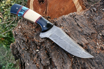 Premium Custom Damascus Steel Hunting Knife - Handcrafted Excellence - Korvel