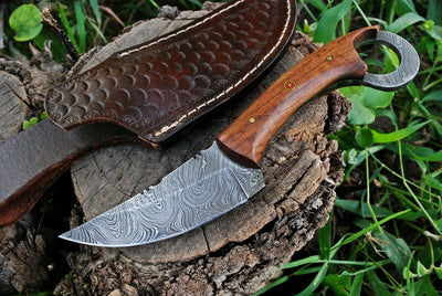 Premium Custom Damascus Steel Hunting Knife for Outdoor Adventures - Korvel