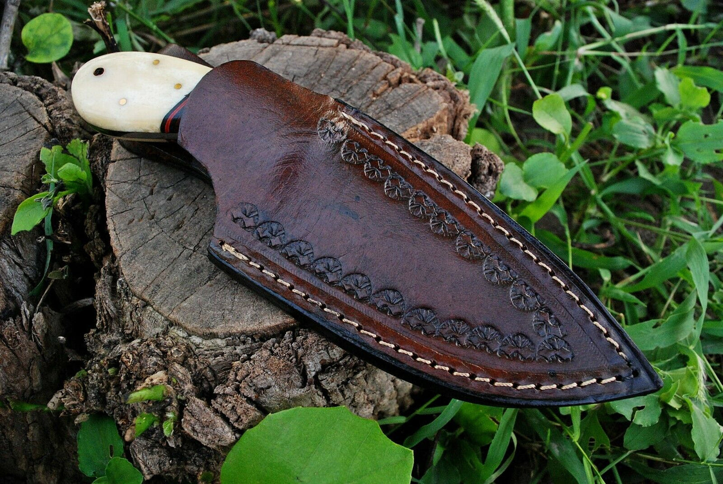 Artisan Crafted Damascus Steel Hunting Knife - Korvel