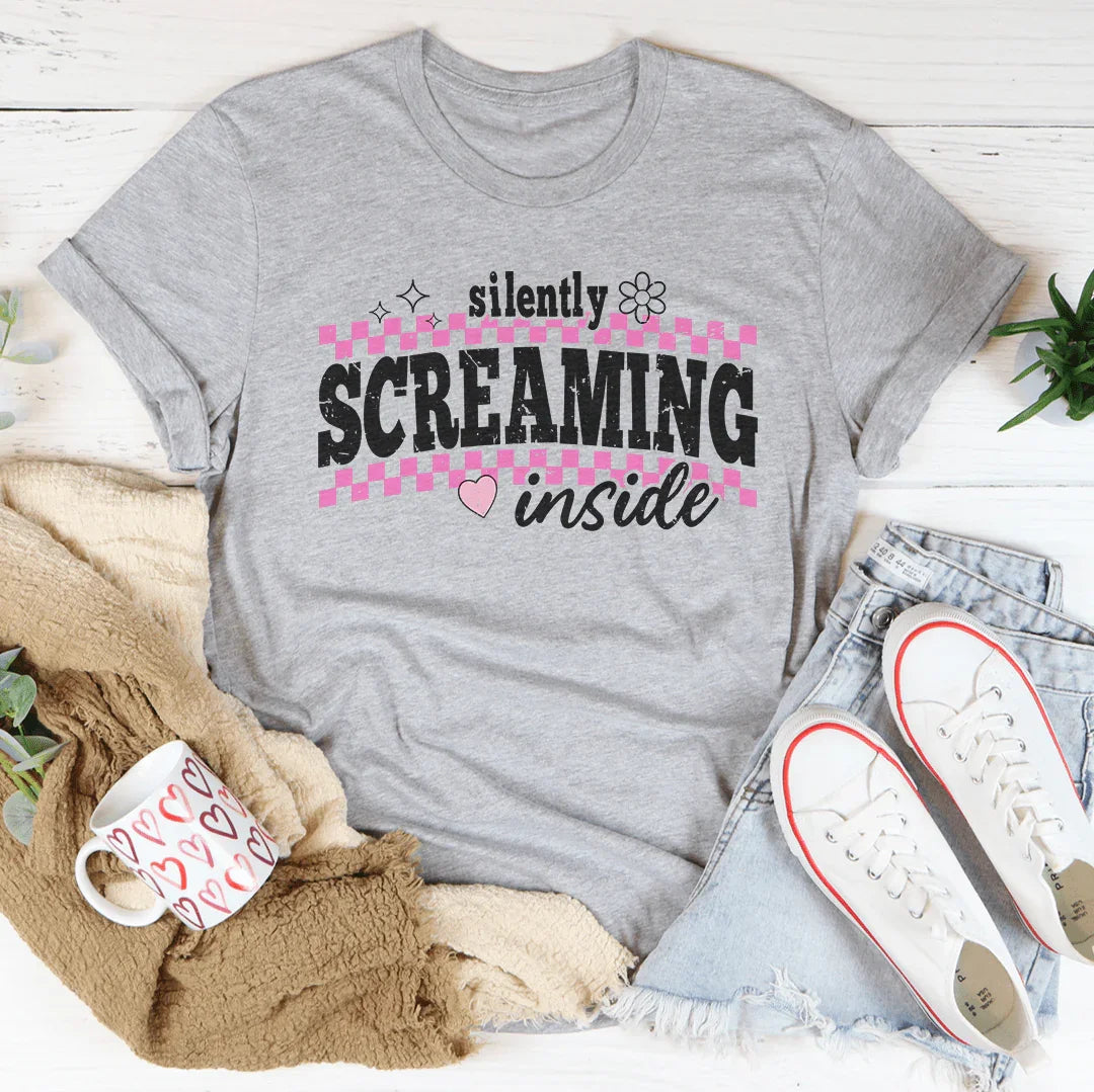 Camiseta Silenciosamente Gritando por Dentro